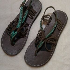 Plaka Women's Seashell Turquoise Gray Sandals Size 7 Beach Poolside